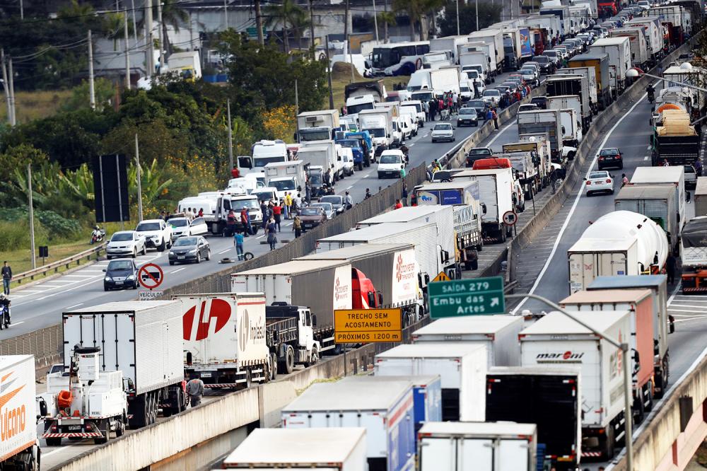 Sinal vermelho para o agronegócio com a greve dos caminhoneiros