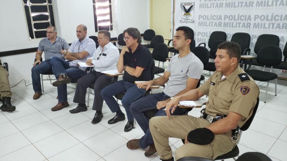 REUNIÃO POLICIA MILITAR