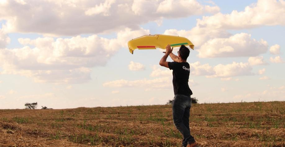 Setor sucroenergético lidera demanda pelo uso de drones na agricultura