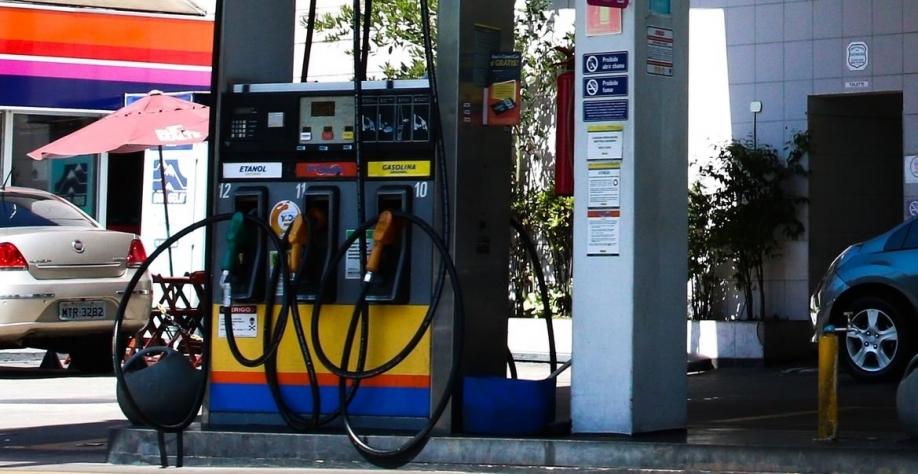 Preço da gasolina passa dos R$ 8, aponta ANP